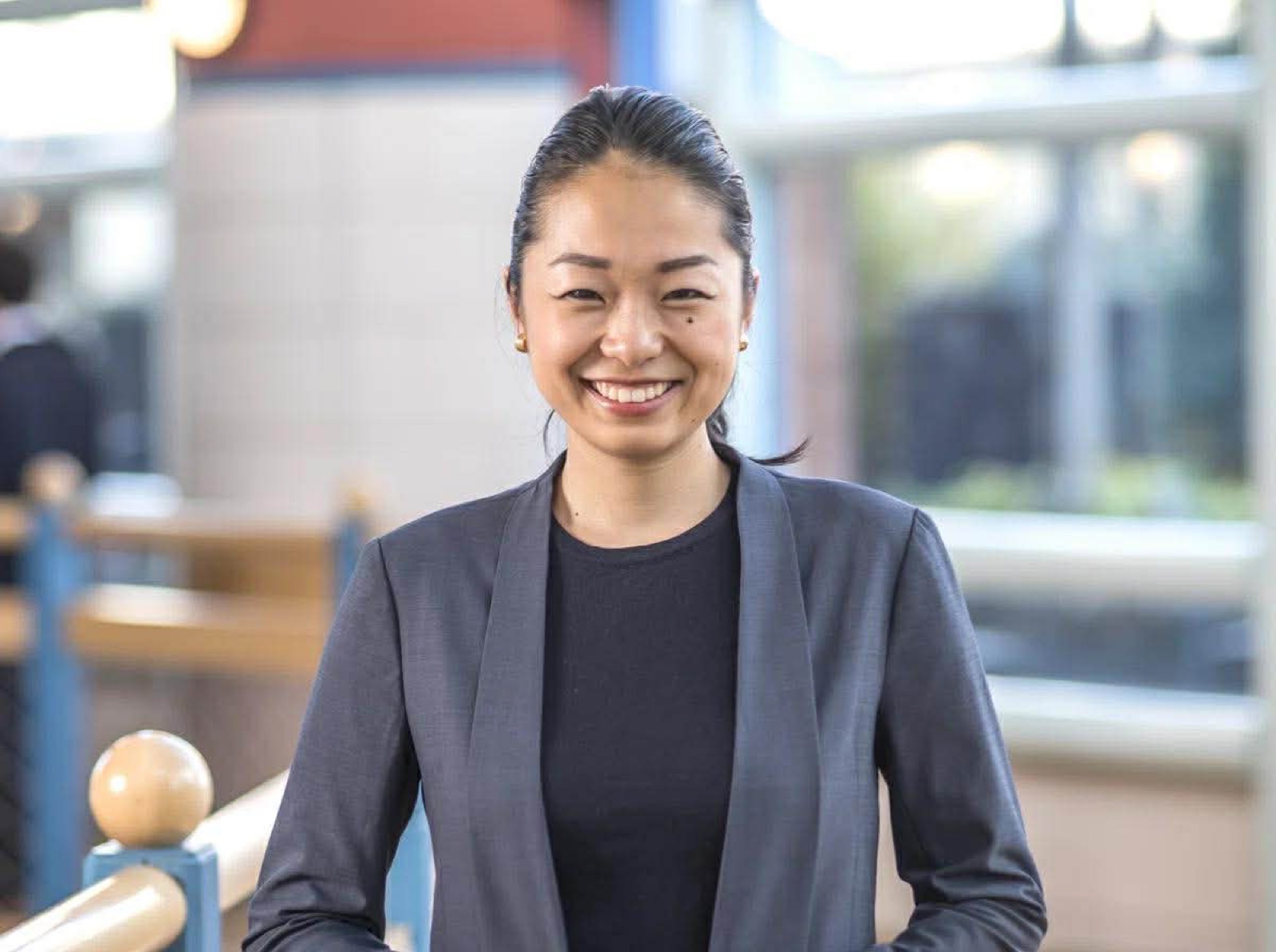 石田ともみの人物写真